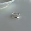 Anillo de Plata Esterlina Superficie Ancha Onda Irregular Brillo Anillo Liso Ins Nicho Avanzado Viento Frío Antidesvanecimiento Anillo de Dedo