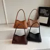 Bolso Cuadrado Pequeño Tejido Hecho a Mano de Nicho Coreano para Mujer 2025 Otoño Nuevo de Moda Retro Casual Bolso de Hombro o Axila