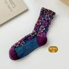 Calcetines de flores retro de alto valor, calcetines de tubo medio para mujer, otoño e invierno, estilo étnico floral artístico, calcetines de algodón estilo Mori para mujer.