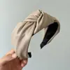 Diadema de Cuero Versátil de Ala Ancha, Moda y Sencillez, Diadema Nudosa de Cuero PU de Gama Alta para Salir, Pinza para Lavarse la Cara, Agujero para el Cabello para Mujeres