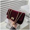 Bolso de Mujer 2022 Combinable Bolso de Hombro de Cadena de Moda Bordado de Terciopelo Dorado para Mujer Popular Europeo y Americano Bolso Cuadrado Pequeño Cruzado