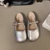 Mules cerrados de piel suave para mujer, nuevos mules planos sin cordones primavera-verano 2026