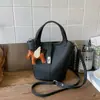 Bolsa de Mão de Primavera Estilo Coreano para Mulheres 2025 Nova Moda Bolsa Saco com Padrão de Lichia Bolsa Transversal Versátil