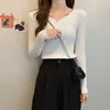 Suéter Básico de Tricô Slim de Manga Longa Versátil Outono e Inverno Novo Suéter Estiloso de Gola Baixa para Usar por Baixo para Mulheres