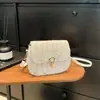 2025 Bolso de Hombro Cruzado Versátil Nuevo Bolso Tejido de Verano para Mujer Pequeño Fresco Flor de Encaje Bolso Silla Tejido