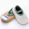 Calcetines de piso para bebé al por mayor calcetines para zapatos de niño y niña calcetines con forro polar otoño e invierno zapatos para interior de educación temprana frescos antideslizantes
