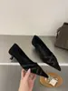 2026 Novos Sapatos Elegantes de Camurça Estilo Francês Baixos para o Dia a Dia com Bico Fino da Moda e Salto Fino