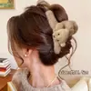 Presilha de cabelo de pelúcia de alta qualidade para outono e inverno para mulheres, versátil e fofa, presilha de tubarão para a parte de trás da cabeça, novo estilo coreano 2026, presilha de garra