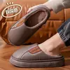 Pantuflas de Algodón Impermeables para Hombre Invierno 2026 Nuevo Estilo Exterior Interior Hogar Antideslizantes Suela Gruesa Pantuflas de Algodón para Pareja Estilo Hombre Invierno