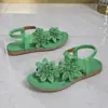 Sandálias rasteirinhas plus size transfronteiriças para mulheres, estilo boho de verão com decorações florais, chinelo com tira elástica para os dedos, sandálias casuais de praia