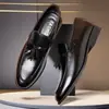 Zapatos sin cordones de nuevo estilo transfronterizos para hombre talla grande, Zapatos casuales de vestir de negocios británicos, Zapatos versátiles de estilo coreano para jóvenes
