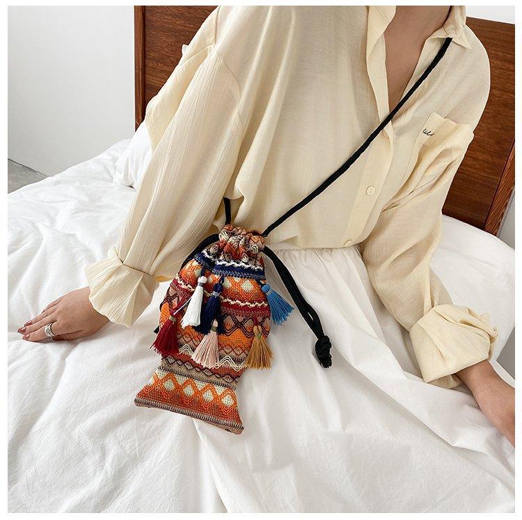 包包女可爱小挎包小鱼包云南民族风刺绣可爱逛街女士手机包单肩包