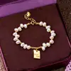 Pulsera de Perlas de Agua Dulce Naturales para Mujer, Pulsera de Forma Irregular Barroca, Estilo de Lujo Ligero Nicho de Gama Alta, Joyería de Perlas con Amuleto de la Suerte