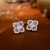 Nuevos Pendientes de Trébol de Cuatro Hojas Estilo Francés con Piedras Incrustadas para Mujer, Lujo Ligero, Sensación de Alta Gama, Elegante Joyería para Orejas Exquisita con Flor de Rosa Corte Princesa