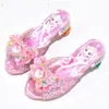 Chinelos Aisha para Crianças Sapatos de Princesa para Meninas Verão Novo Antiderrapante Externo Bebê Strass Sandálias Salto Alto Infantil