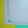 Moño plástico accesorios al por mayor DIY material hecho a mano hebilla de zapato sombrero accesorios para el cabello parche de bolsa parche de pegamento en crema