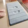 Tapete de Coral Fleece Espessado com Espuma de Memória de Rebound Lento para Banheiro Absorvente Antiderrapante Pad para Pés Direto da Fábrica