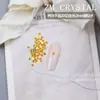 K9 Nuevo Súper Brillante Base Plana Dorados Redondos Pedrería para Uñas, Pedrería Triturada, Pedrería Apilada, Relleno de Pedrería, Pegatinas Amarillas para Arte de Uñas de 33 Cortes