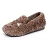 Sapatos de algodão para mulheres, quentes, com fleece adicionado, espessados, sapatos peludos, casuais, confortáveis, leves, resistentes ao desgaste, modernos, para interior, de calçar fácil, sapatos de mãe