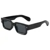 Nuevas gafas de sol cuadradas de montura pequeña con remaches transfronterizas, moda trendy europea y americana para hombres y mujeres, gafas de sol elegantes y únicas con protección UV