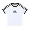 Camiseta de Verano Nueva de Nicho con Diseño de Tres Rayas Estampado de Letras Hombro Derecho Manga Corta Top Versátil Casual para Mujer