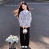 Moda Informal Mediano-Grande Niños Estilo Coreano Rayas Bloques de Color Patchwork Falso Dos Piezas Top Conjunto de Pantalones Casuales Color Sólido para Niñas Tendencia