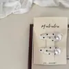 Grampo de cabelo infantil com design de bolinhas onduladas preto e branco e flor de cerejeira, presilha lateral, clip BB