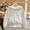 Nova jaqueta com capuz colorida com estampa de estrelas estilo coreano para outono para meninas, roupa casual da moda e tendência para bebês meninas