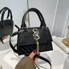 Borla de letra moda simple 2026 verano nuevo estilo personalizada casual simple para ir al trabajo bolso pequeño moderno