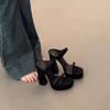 Sapatos Impermeáveis de Plataforma com Salto Grosso para Mulheres, Novos Sandálios de Tira Única Estilo Francês Verão 2026, Chinelos Elegantes e Deslumbrantes