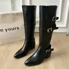 Botas super estilosas em blocos de cor Maillard 2026, botas longas para mulheres, botas longas para mulheres baixinhas, botas afuniladas de bico fino, botas de equitação