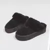 Chinelos Fofos Femininos para Uso Externo 2026 Novo Estilo Outono Inverno Solado Grosso Botas de Neve Veludo Interno Bico Fechado Meio Chinelo Sapatos de Algodão para Exterior
