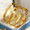 Moda Luxo Leve Ins Trevo de Quatro Folhas Flor Diamante Pulseira de Aço Inoxidável Feminina de Alta Qualidade Banhada a Ouro 18K Joia Francesa Feita à Mão