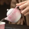 Tetera Graduada del Fabricante Tetera Individual Tetera de Alto Valor Rosa Pila Tallada Cortina de Cuentas Tetera Mandarina Cerámica China Kung Fu Juego de Té