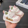 Sapatos de Bebê Desenho Animado 2026 Primavera e Outono Antiderrapantes para Bebês, Sapatos com Solado Macio Respiráveis para Crianças Pequenas Meninos e Meninas, Sapatos Estilo Forrest Gump