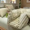 Conjunto de quatro peças 100% algodão puro Classe A, novo modelo 2026, capa de edredom 100% algodão, lençol de cima, lençol com elástico, conjunto de cama de três peças listrado para dormitório estudantil 3