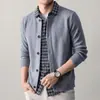 Direto da fábrica, cardigã de malha masculino moderno outono e inverno, solto, retrô, casual, com retalhos xadrez e botões
