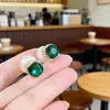 Brincos de Cristal Verde Imitação de Pérola com Design Único e Brincos Quadrados Cravejados com Diamantes, Acessórios de Orelha Novos e Distintos