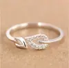 Moda de Comercio Exterior Exquisito Anillo Abierto con Diseño de Hoja Pequeña Microincrustada Anillo Ajustable Joyería de Nicho de Hoja para Mujeres
