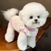 Novo Colete Floral de Primavera e Outono para Cães e Gatos, Fino, Amigo da Pele e com Guia Roupas Bichon