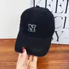 Boné de Baseball Bordado com Letra N Novo Estilo Coreano para Mulheres, Primavera Top Macio Aba Curva Versátil Casual Boné de Proteção Solar para Homens