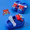 Nuevos Zuecos Infantiles de Verano con Dibujos de Héroe Mecha para Niños, Sandalias Cerradas Transpirables Anticolisión, Al Por Mayor en Stock