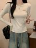 Camisa de base Sense de design falso cinza de duas peças, outono e inverno, camiseta feminina de manga comprida interna slim fit de alta qualidade, feita na Europa