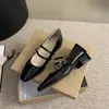 Sapatos Mary Jane estilo francês para mulheres, nova coleção de outono 2026, salto grosso, bico quadrado, corte baixo, estilo delicado, fivela dupla, sapatos pequenos de couro elegantes