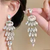 Aretes de aguja plateada con diamantes, borlas geométricas de perlas, ultra brillantes, lujosos y exquisitos, personalizados y elegantes, aretes de alta gama