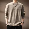 Camiseta de Manga Larga Bordada Sencilla de Algodón Bambú de Alta Gama para Hombre 2026 Otoño Nueva Holgada Tendencia Retro Japonesa Top