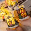 Casa Pequeña Estereoscópica Colorida Luminosa de Navidad Adornos para Ventana de Año Nuevo Decoración de Micro Paisaje Resina Pequeños Regalos para Niños