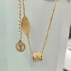 Collar de acero de titanio cadena de clavícula con letra cadena Yiwu fábrica de joyería moda lujo ligero sin decoloración venta al por mayor