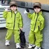 Trajes Deportivos para Niños y Niñas Primavera y Otoño 2026 Nuevo Conjunto Elegante de Dos Piezas con Sudadera Casual