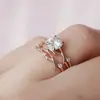 Anel de Zircônia Novo de Venda Quente Transfronteiriça Nicho Proposta Noivado Anel Feminino Conjunto de Duas Peças Fabricante Atacado
